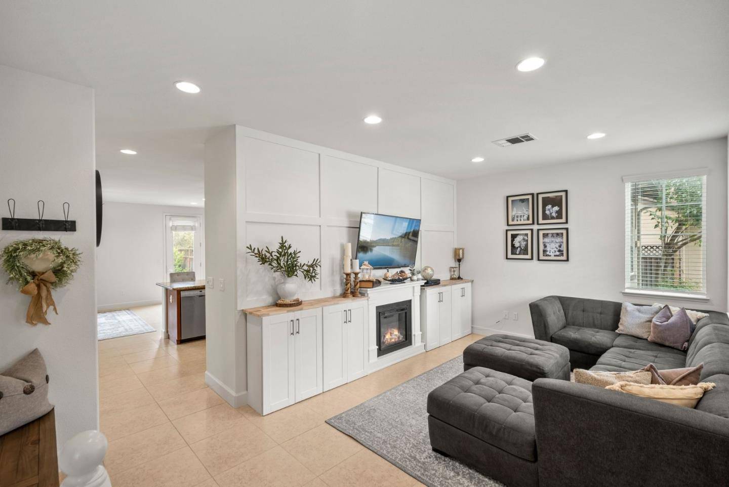 Morgan Hill, CA 95037,462 E Main AVE