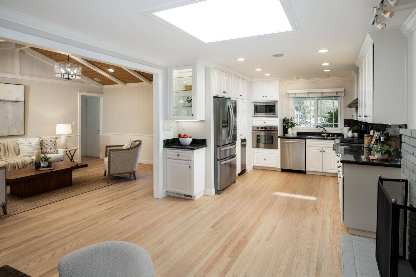 Los Gatos, CA 95032,206 Thomas DR