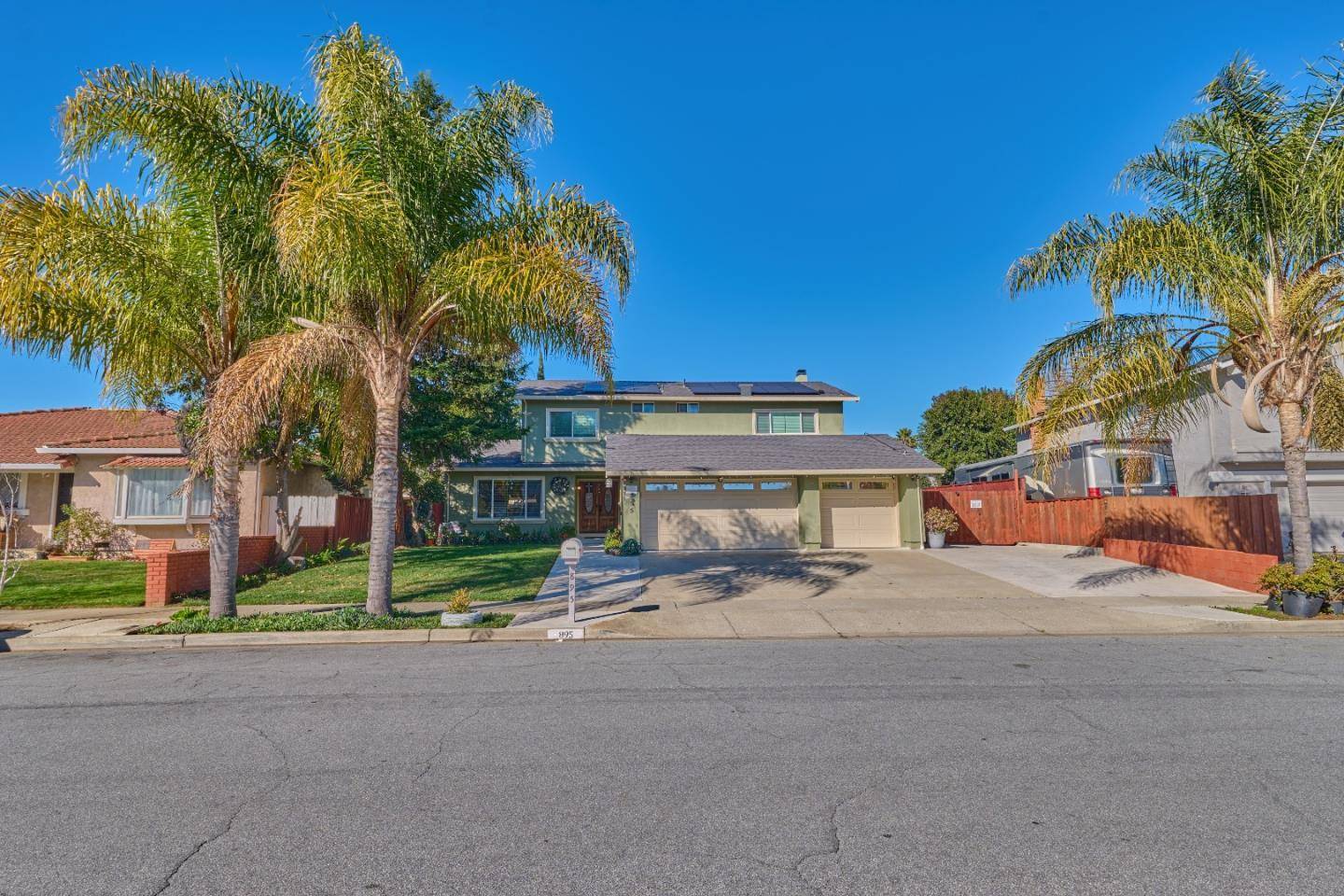 895 Greenwich DR, Gilroy, CA 95020