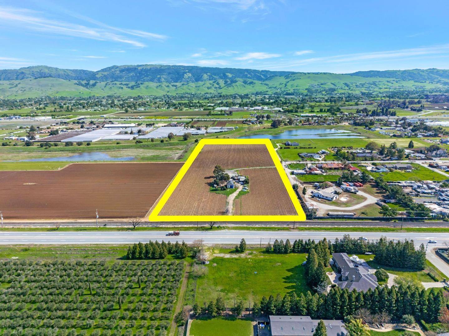 11580 Monterey RD, Gilroy, CA 95020