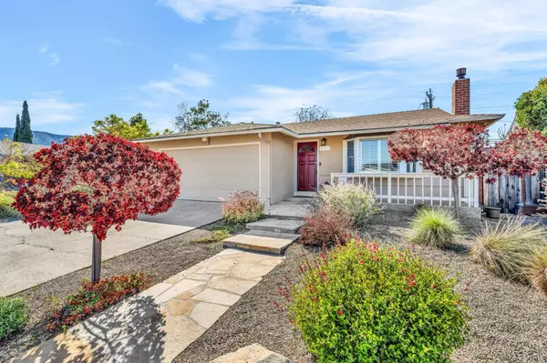 5683 Lilac Blossom LN, San Jose, CA 95124