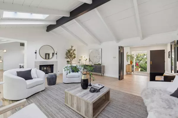 Hillsborough, CA 94010,20 Mc Kenzie CT