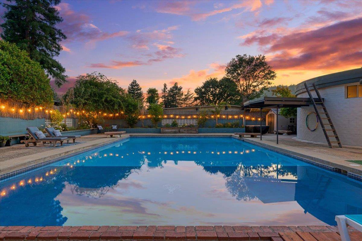 Scotts Valley, CA 95066,368 Green Valley RD