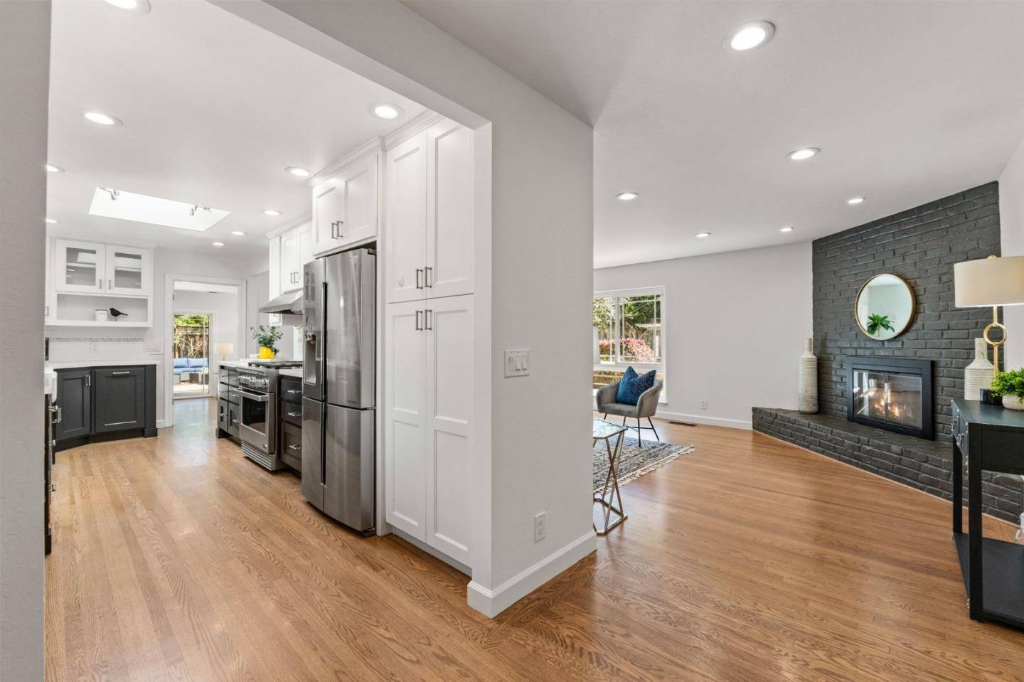 Campbell, CA 95008,14 Herbert LN