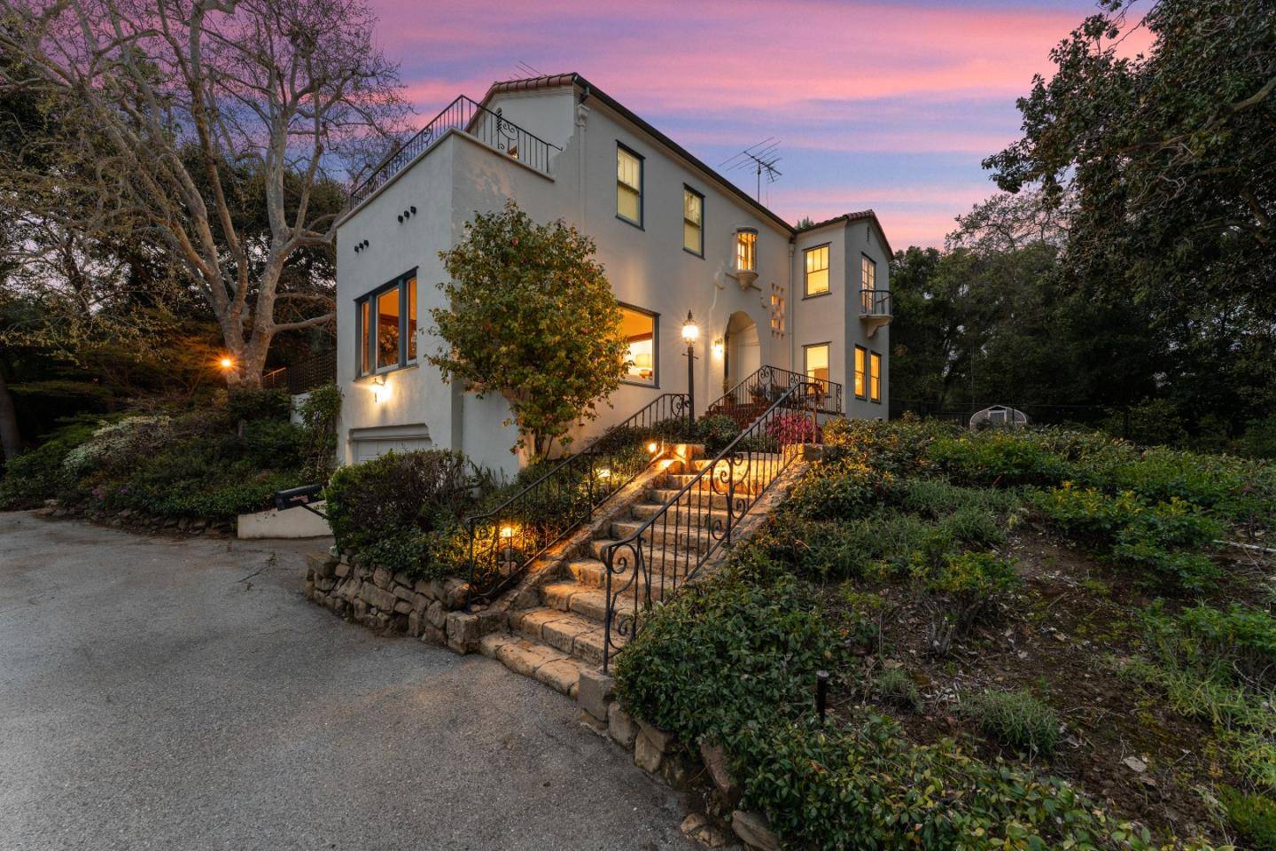 Stanford, CA 94305,710 Frenchmans RD