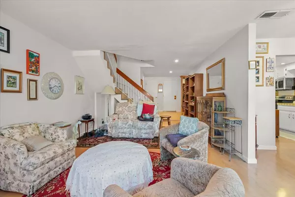 San Jose, CA 95117,1010 Polk LN
