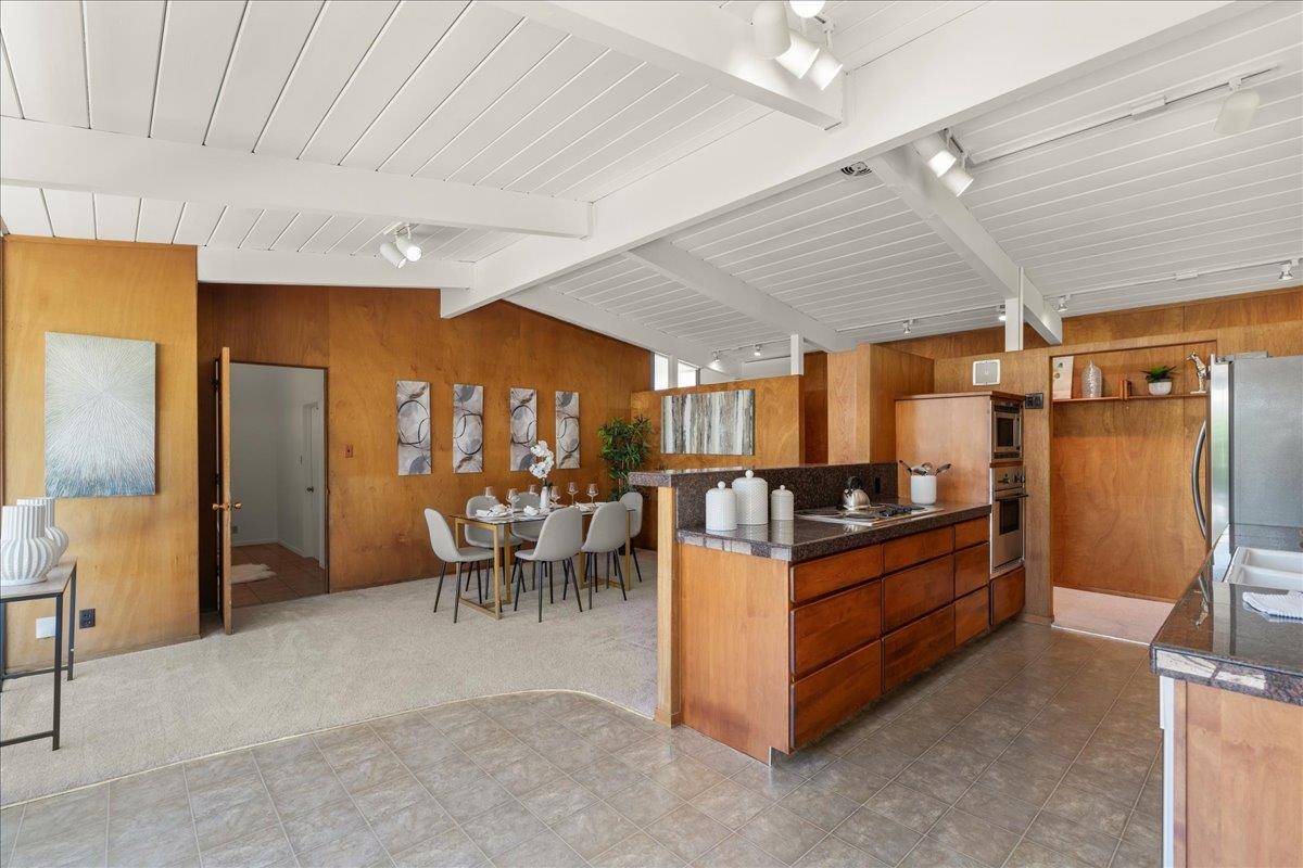 Palo Alto, CA 94303,3469 Thomas DR