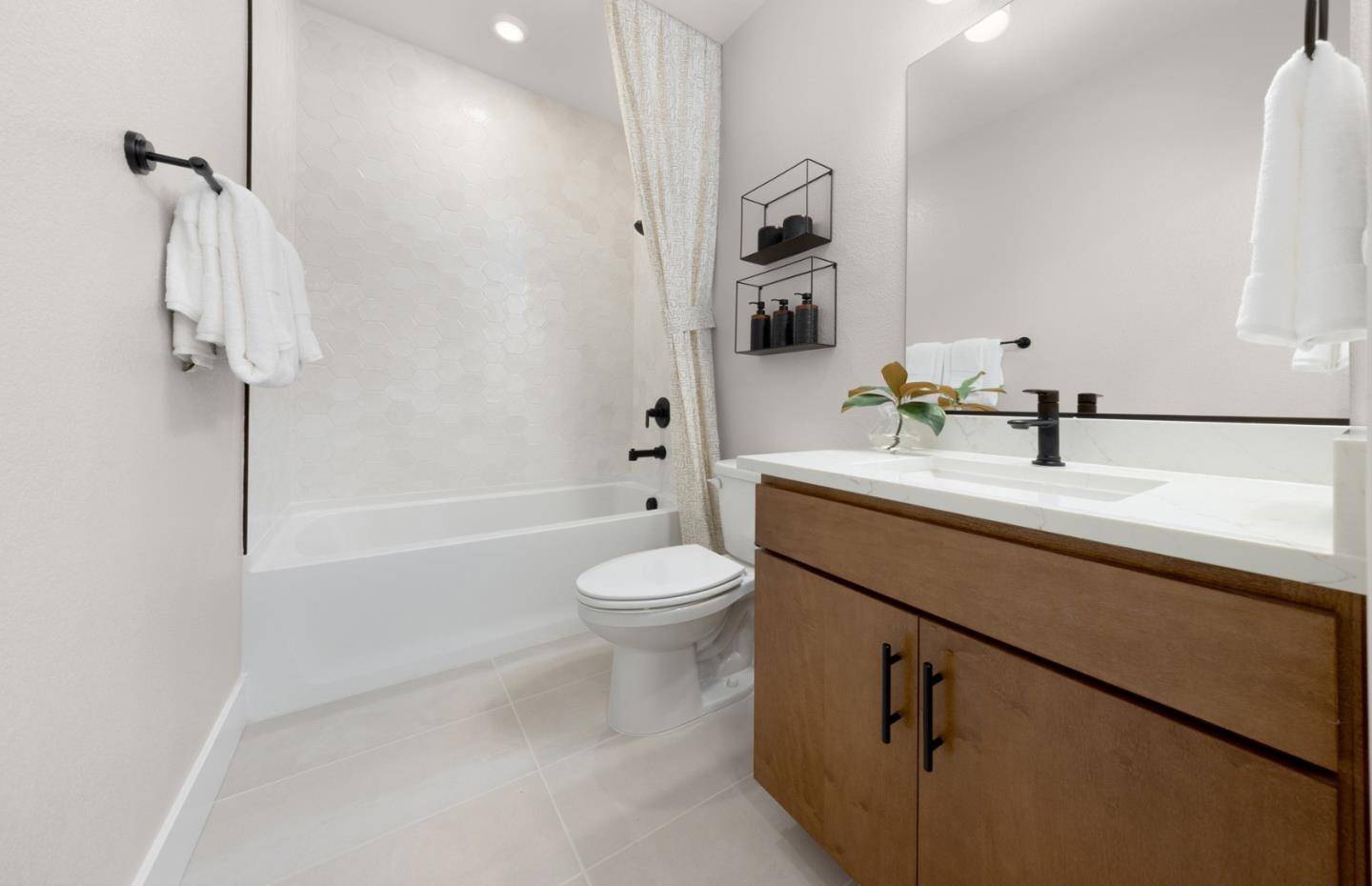 San Mateo, CA 94403,2444 Willow WAY
