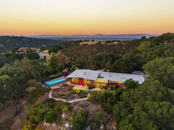 640 Los Trancos RD, Portola Valley, CA 94028