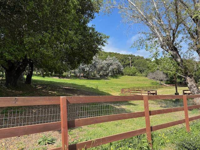 252 Raymundo DR, Woodside, CA 94062