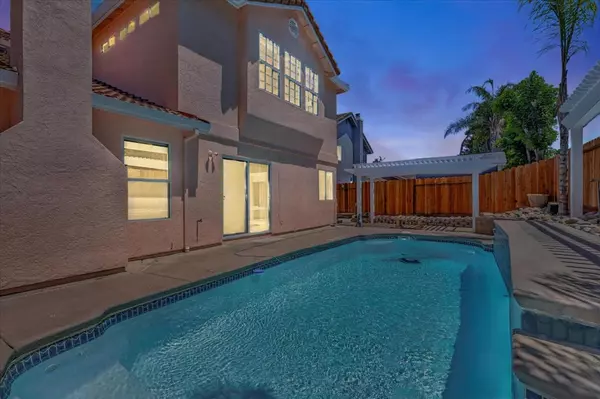Hollister, CA 95023,2161 Teakwood CT