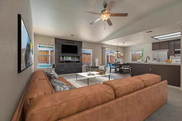 Hollister, CA 95023,2161 Teakwood CT