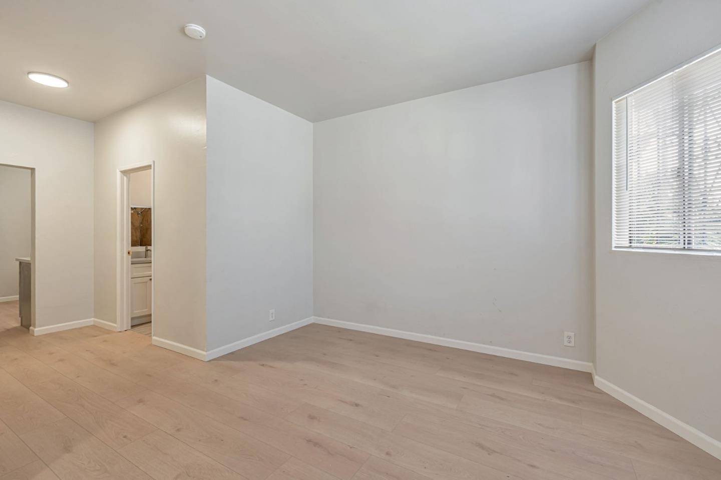 Oakland, CA 94606,1218 13th AVE