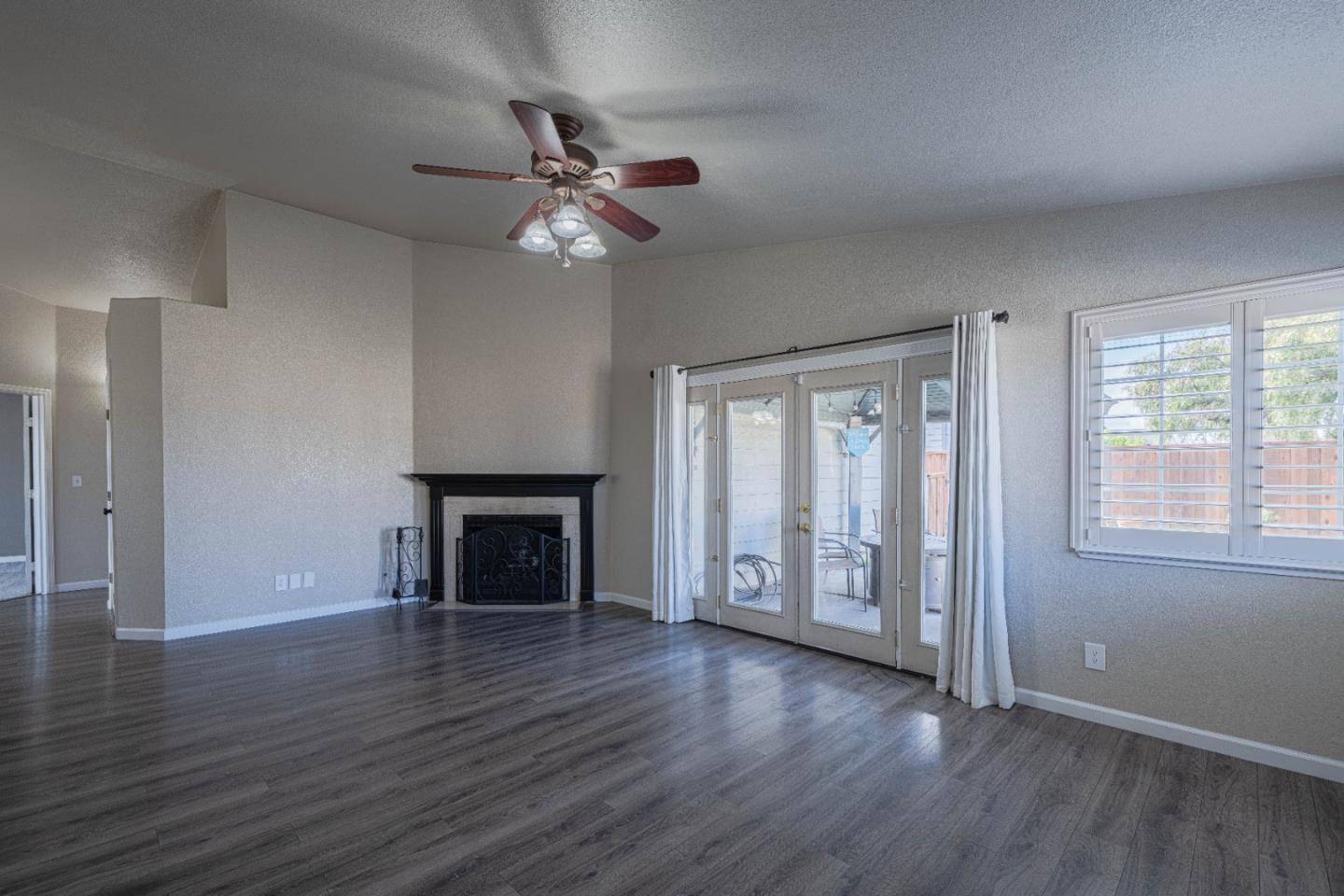 Salinas, CA 93907,890 Sloat DR