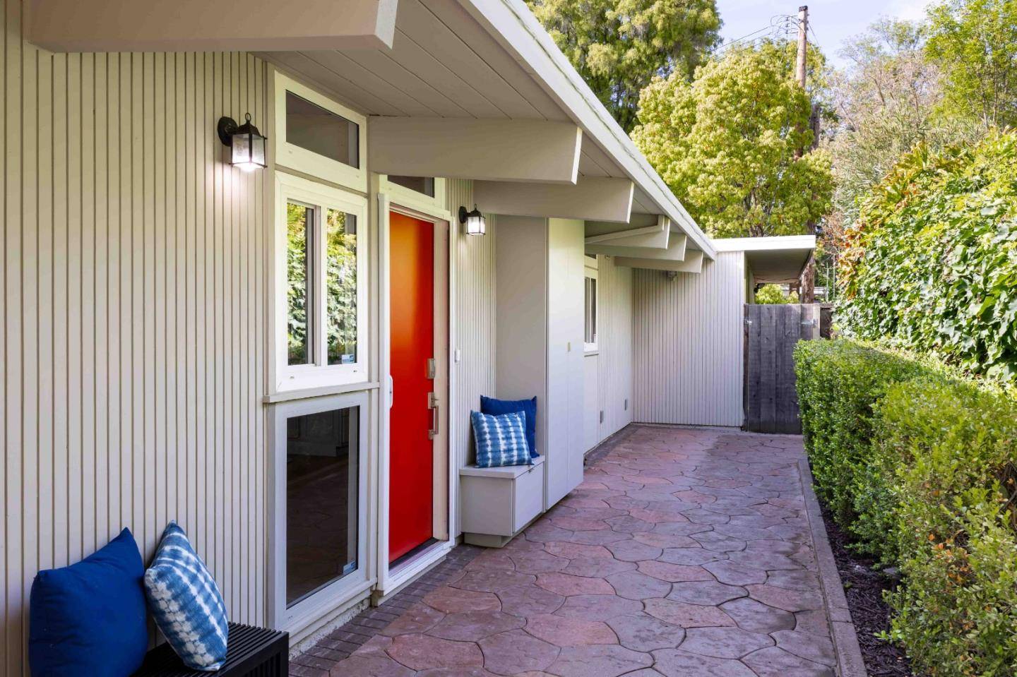 Palo Alto, CA 94303,1948 Edgewood DR