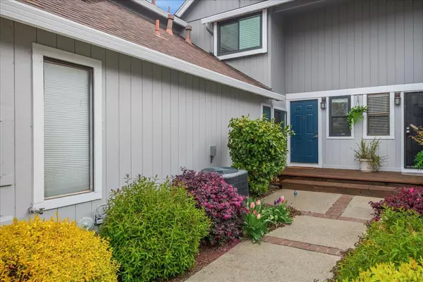 Morgan Hill, CA 95037,450 Creekside LN