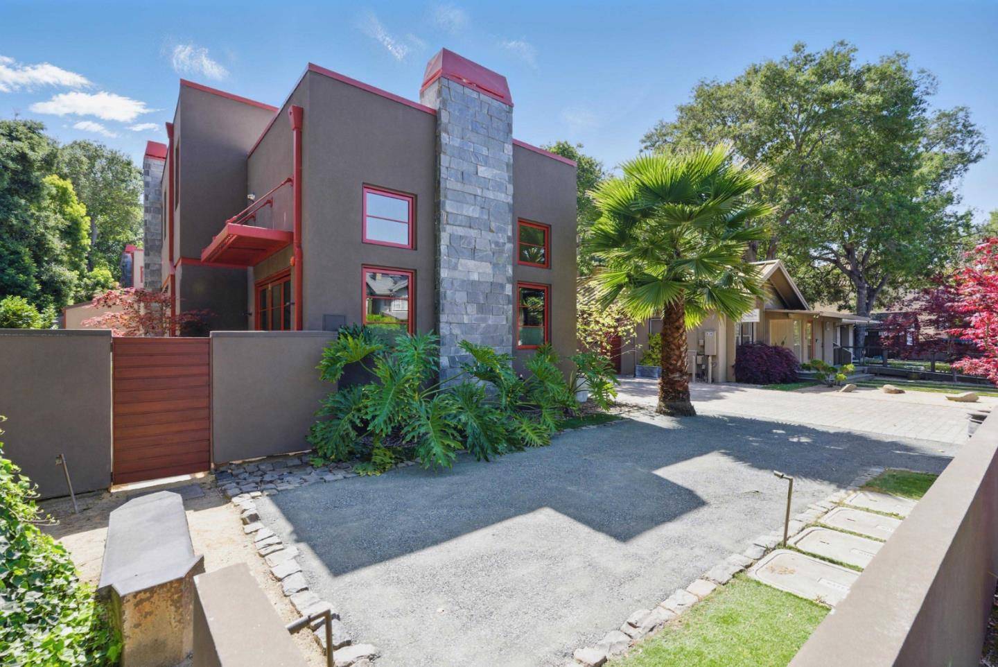 Palo Alto, CA 94301,642 Middlefield RD