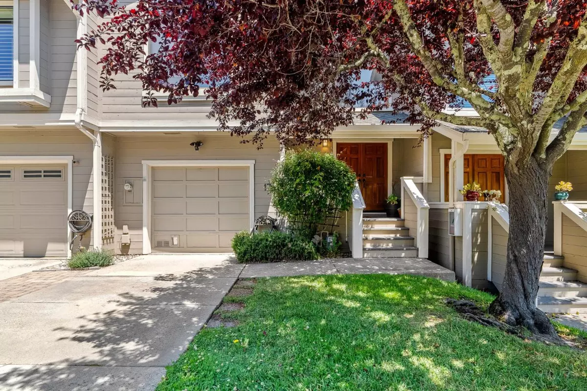 Scotts Valley, CA 95066,17 Carriage LN