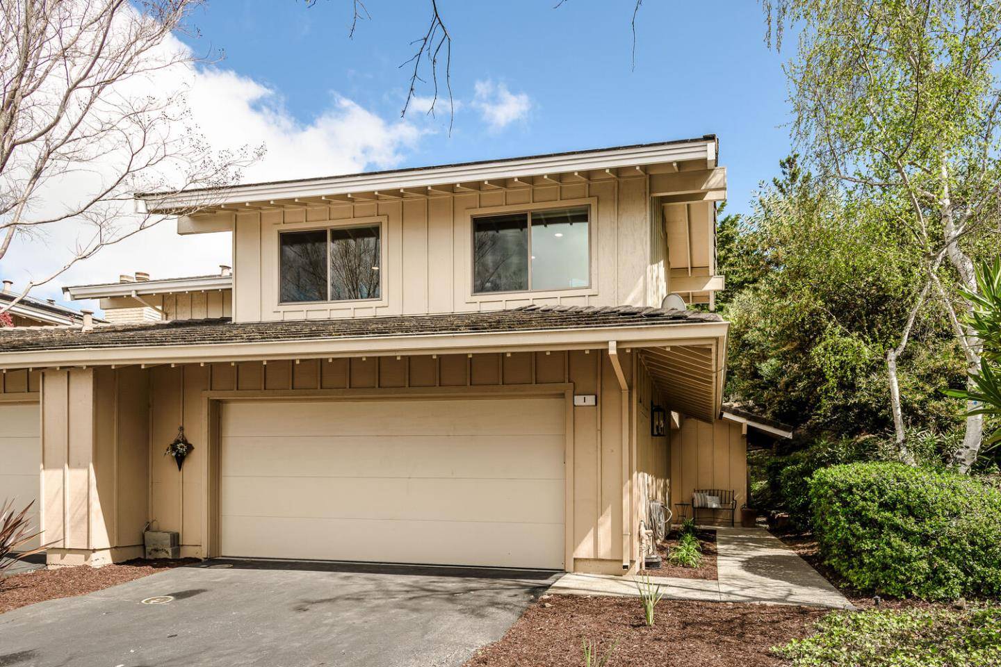 1 Buttercup LN, San Carlos, CA 94070