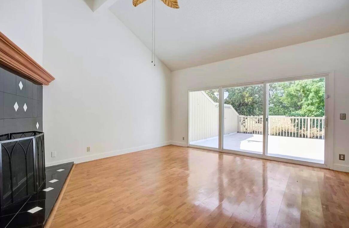 Sacramento, CA 95826,7959 La Riviera DR