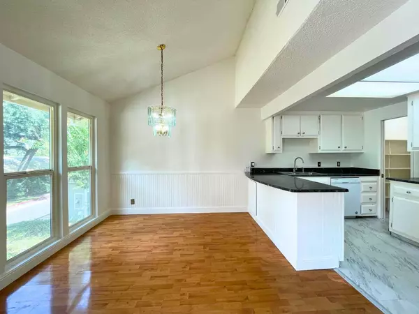 7959 La Riviera DR, Sacramento, CA 95826