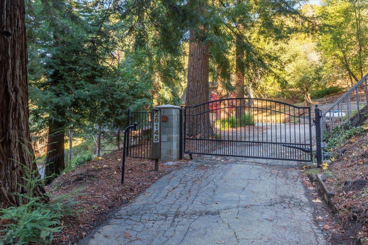 26145 Pierce RD, Los Gatos, CA 95033