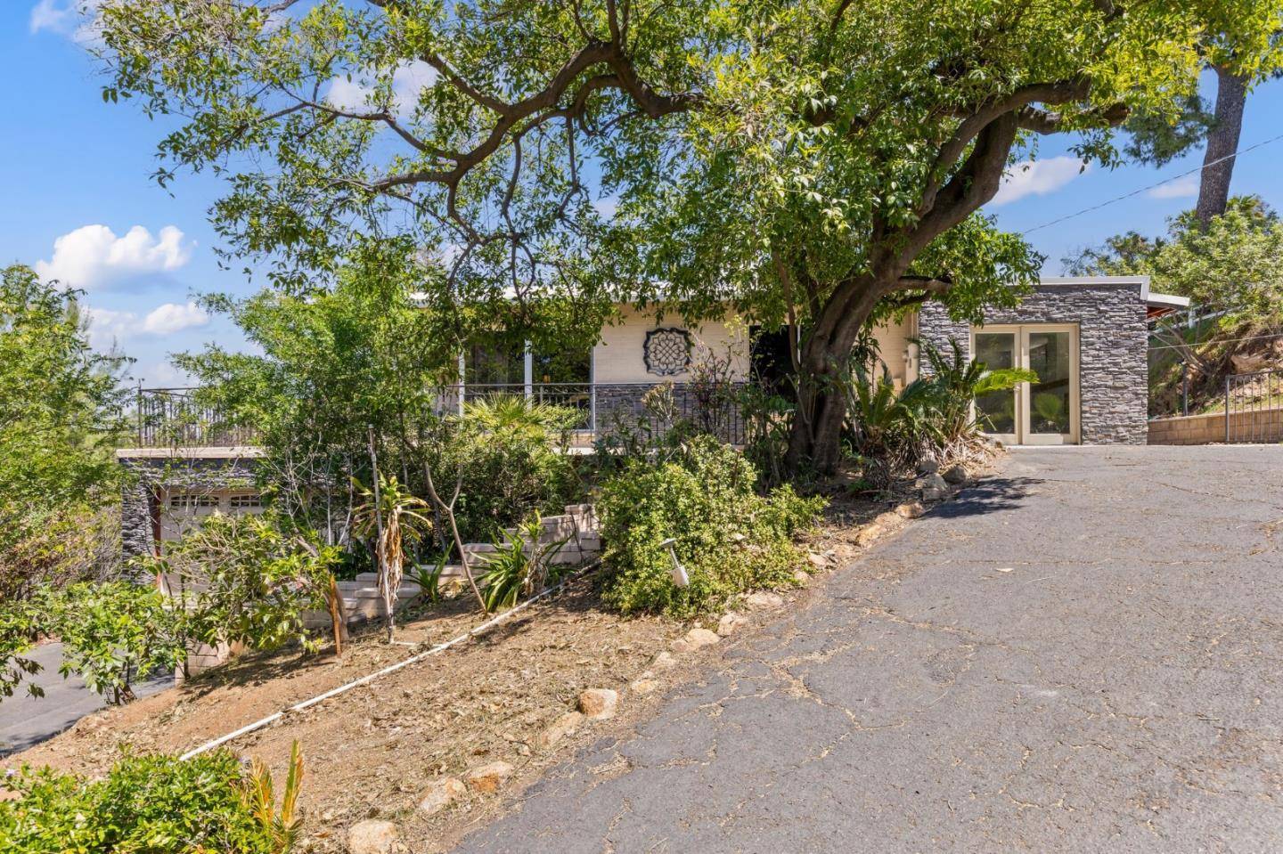 Riverside, CA 92506,3023 Central AVE