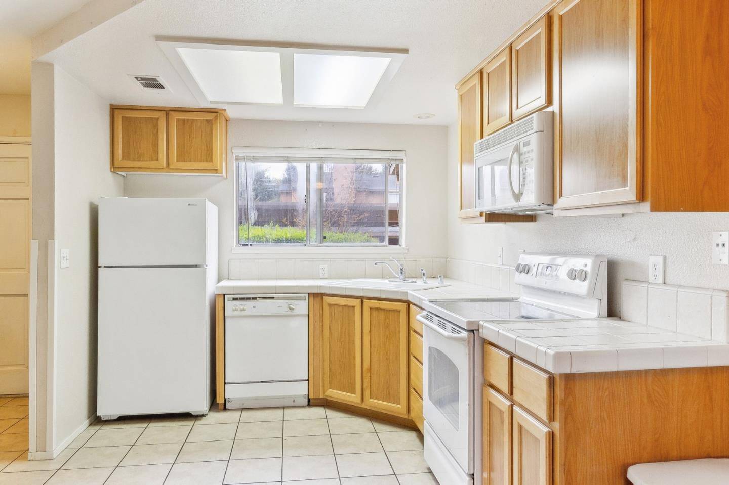 565 Lincoln AVE C, Modesto, CA 95354