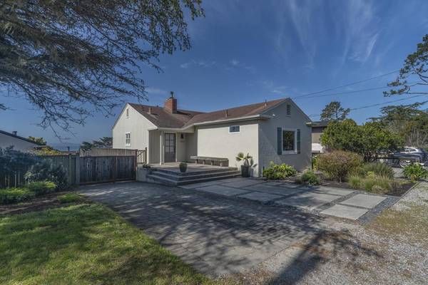 854 Kelmore ST, Moss Beach, CA 94038