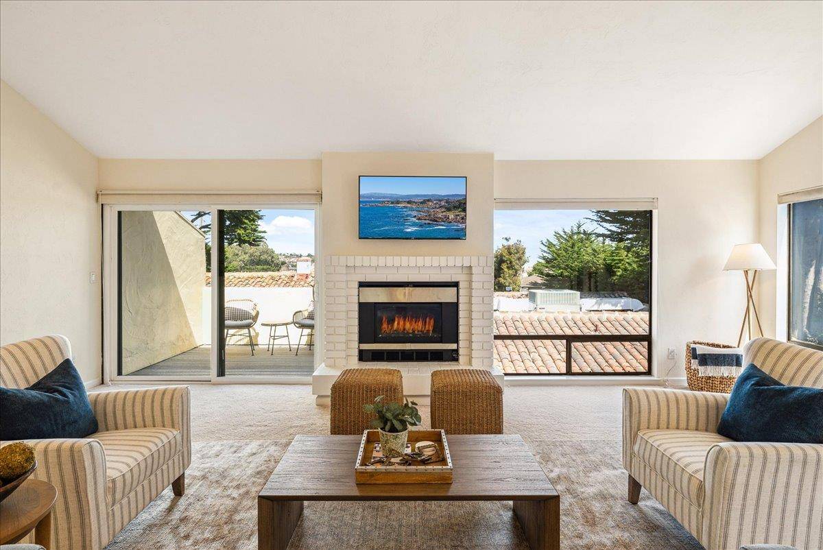 Monterey, CA 93940,7 Via Joaquin 10