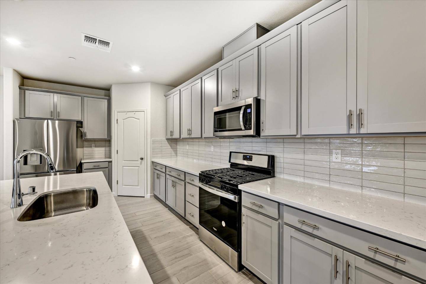 Lincoln, CA 95648,701 Pahl CT