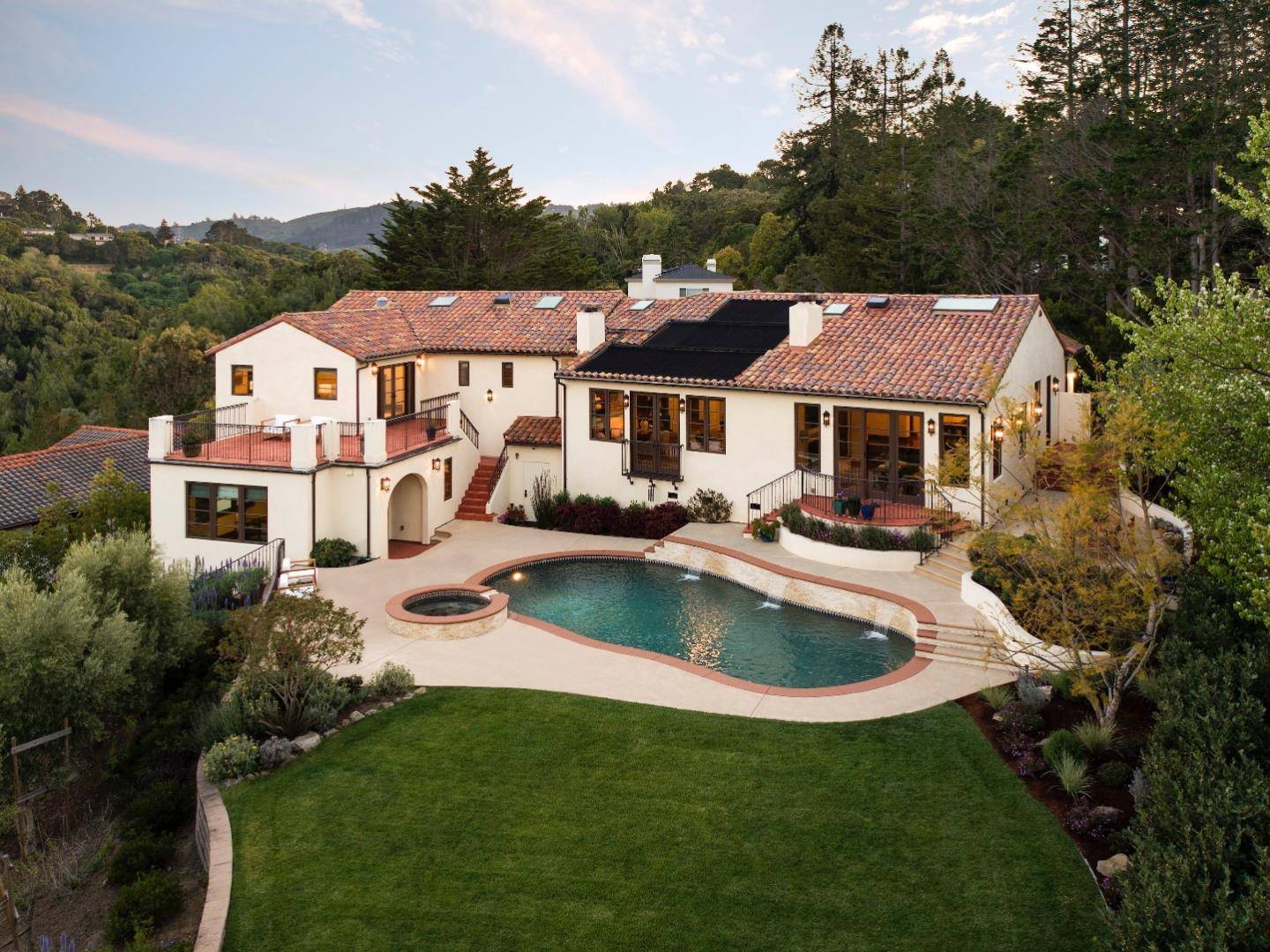 25 Searsville CT, Hillsborough, CA 94010