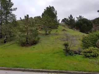 Pacifica, CA 94044,20 Barton Place