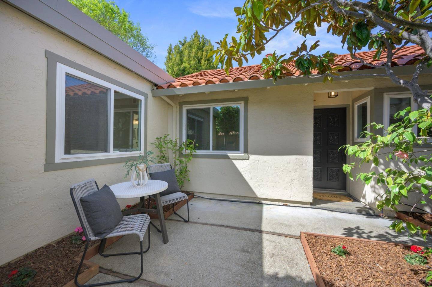 Cupertino, CA 95014,10933 Sweet Oak ST