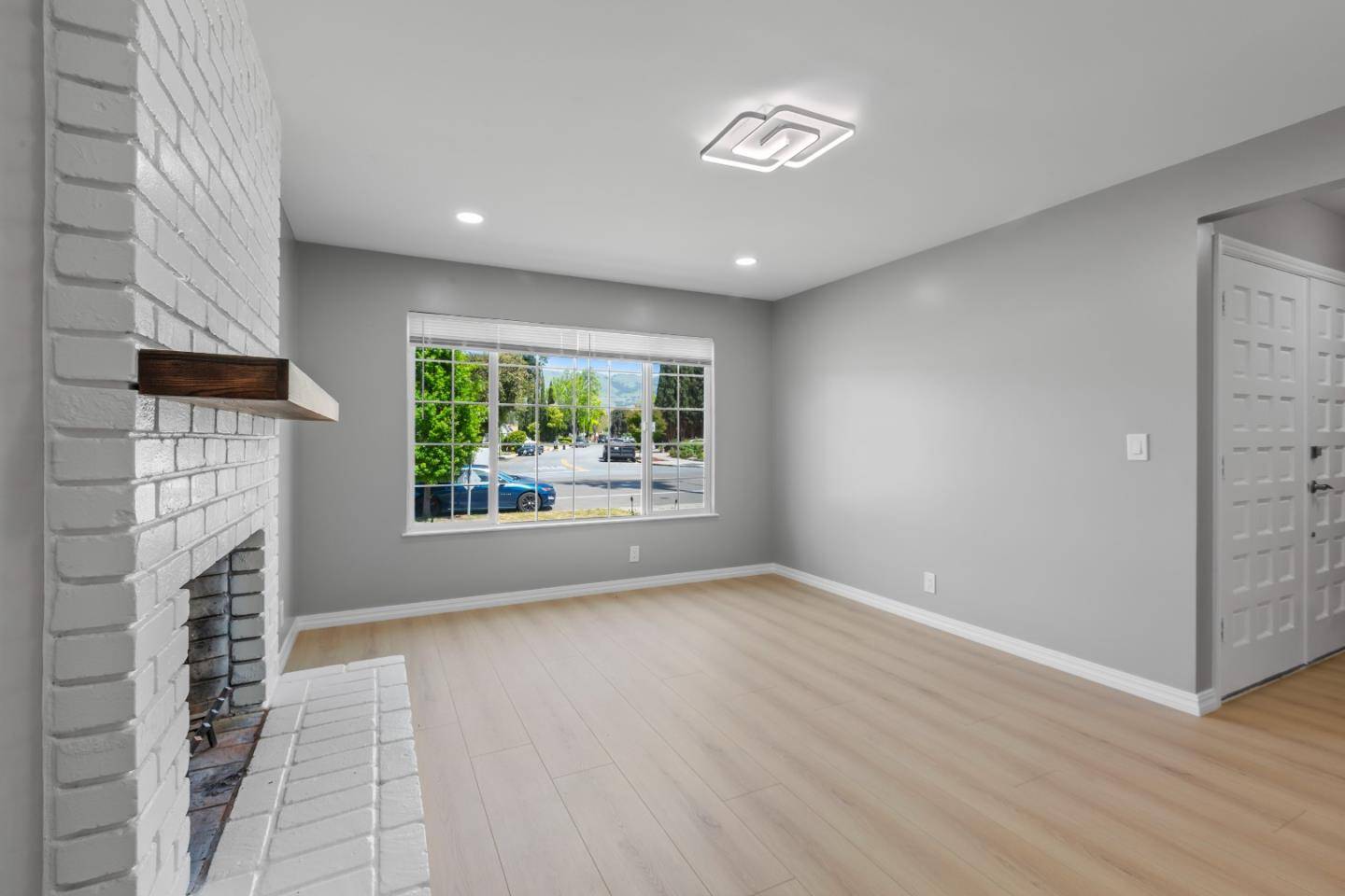 San Jose, CA 95148,2749 Scottsdale DR