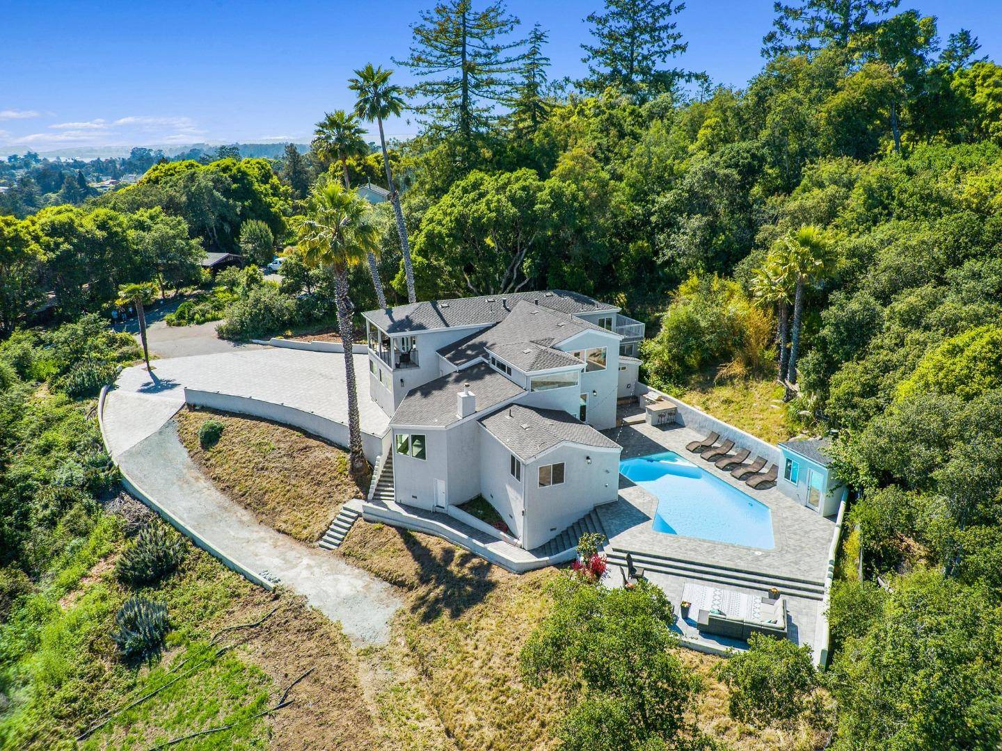 Aptos, CA 95003,532 Moonrise LN