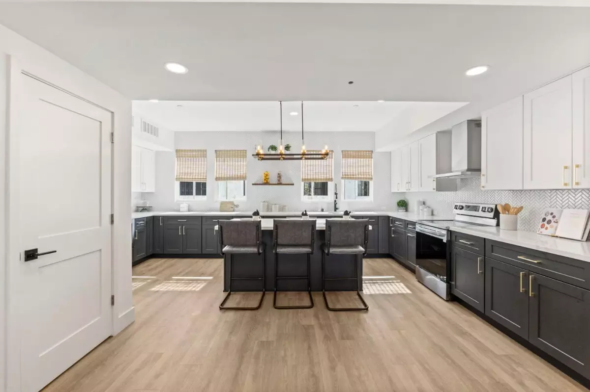 Sunnyvale, CA 94085,580 Compton TER