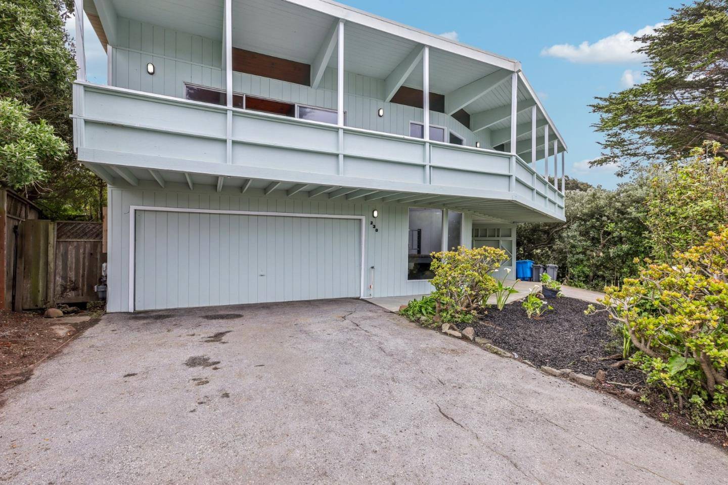 Moss Beach, CA 94038,230 Nevada AVE
