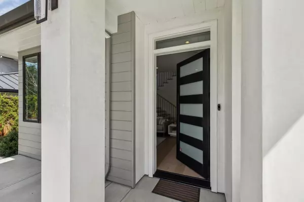 Menlo Park, CA 94025,950 Lucky AVE