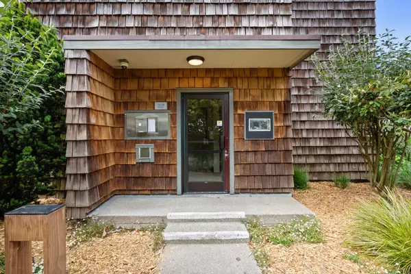 San Francisco, CA 94131,55 Red Rock WAY 1100
