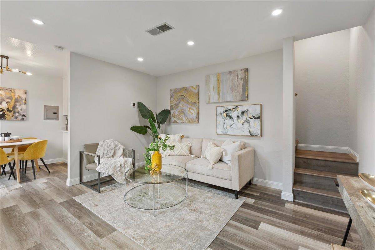 3385 La Selva ST F, San Mateo, CA 94403