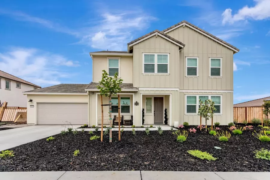 172 Vienna WAY, Hollister, CA 95023