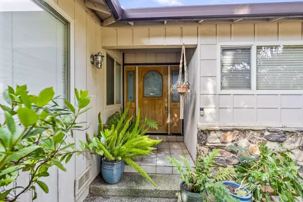 Salinas, CA 93907,9355 Canyon Oak RD