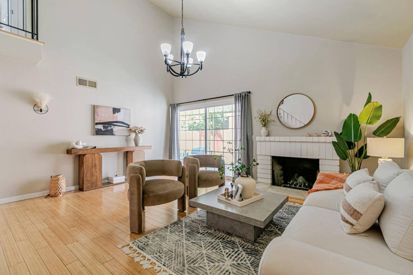 1832 Loch Ness WAY, San Jose, CA 95121