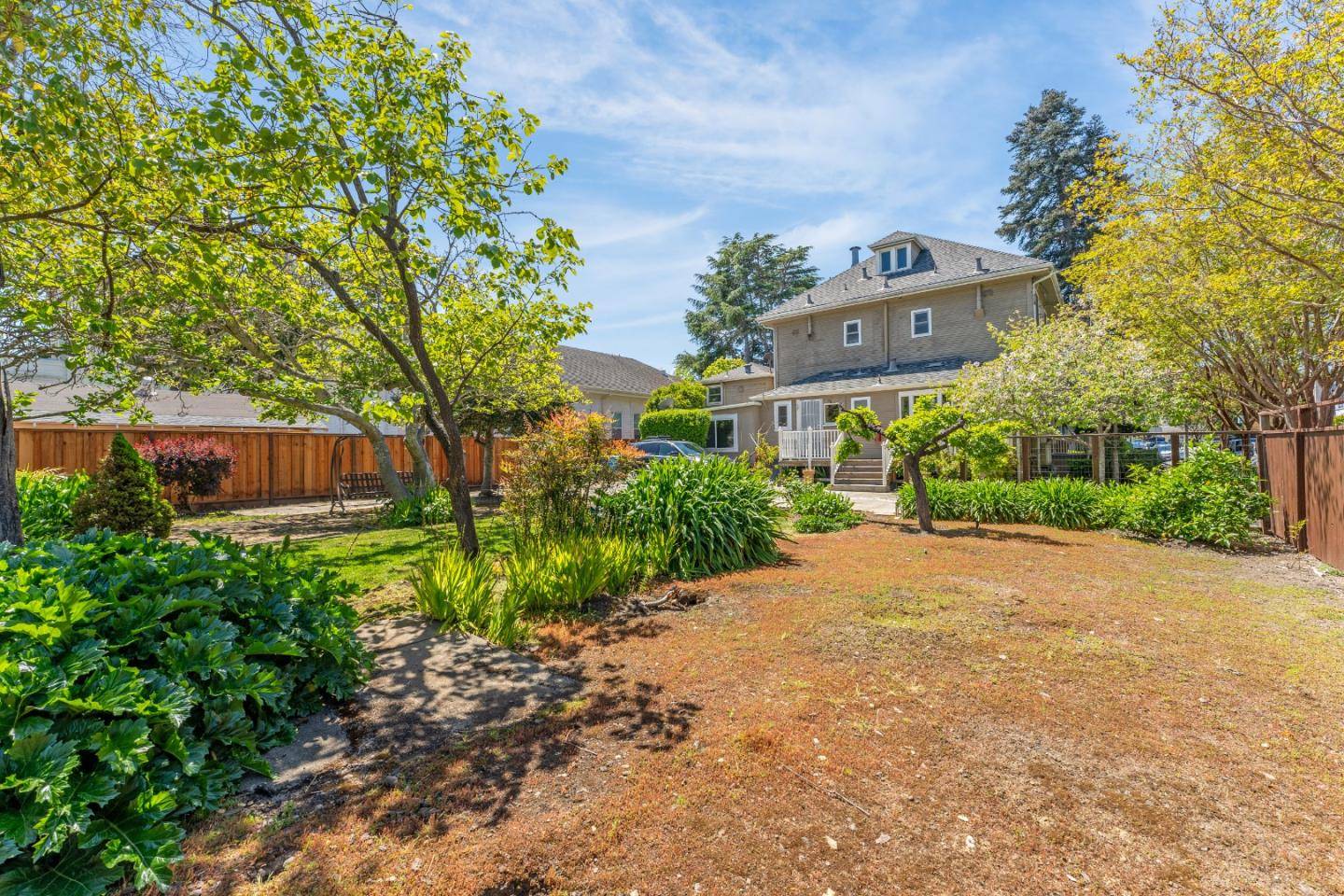 San Mateo, CA 94401,126 N Ellsworth AVE