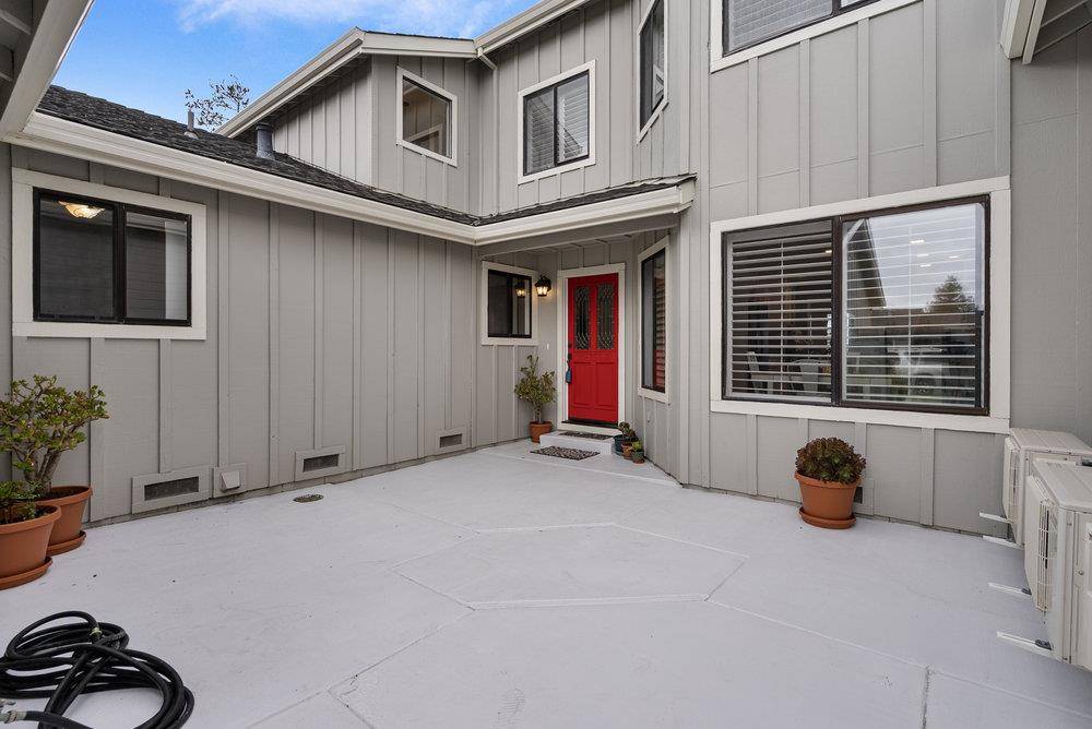 Hollister, CA 95023,892 Duffin DR