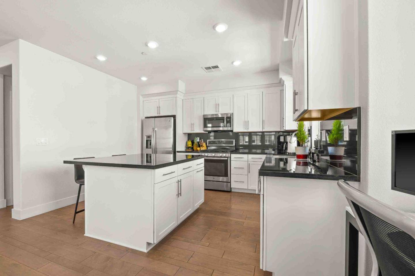 Newark, CA 94560,8629 Seawind WAY