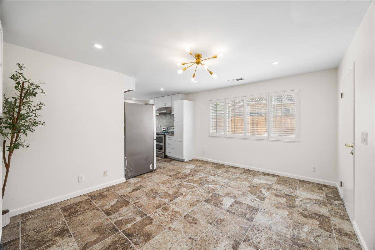 Vallejo, CA 94591,152 Masonic DR