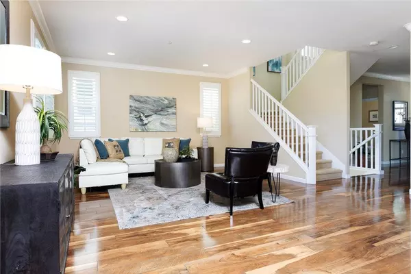 Santa Cruz, CA 95060,104 Meadowview LN