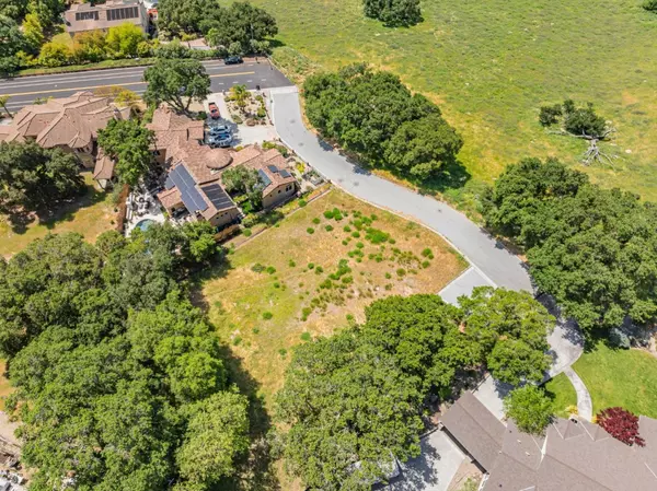 Gilroy, CA 95020,2391 Mantelli DR